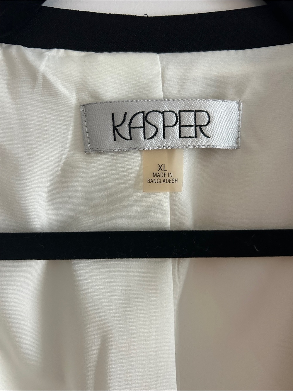 Kasper Ivory Blazer with Black Trim and Silver Buttons - Picture 2 of 4